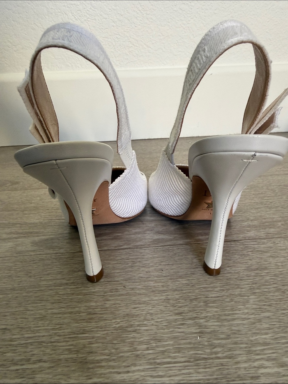Christian Dior J’Adior White Embroidered Slingback Heels – Size 37 – Bridal - Picture 7 of 12